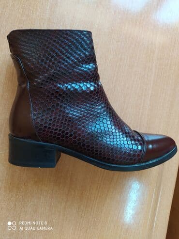 ən bahalı kişi ətirləri: Dəri ayaqqabı.37 razmer.3dəfə geyinilib.110manata alınıb.Satılır — 1