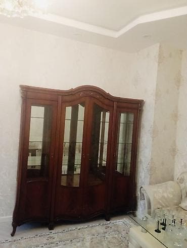 Avadanlığın icarəsi: Klassik üslubda vitrin-bufet - Material: massiv ağac (qoz rəng — 3