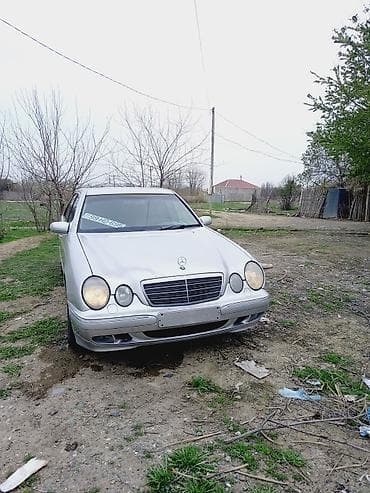 əyləc diski yonan: Mercedes-Benz E‑Class W210 sedan - Kuzov: sedan, gümüşü rəng - — 3