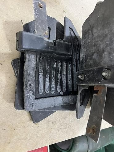 vaz hisseleri: Məhsul: Avtomobil üçün palçıqqoruyucu dəst (universal tip) Təsvir: - — 2