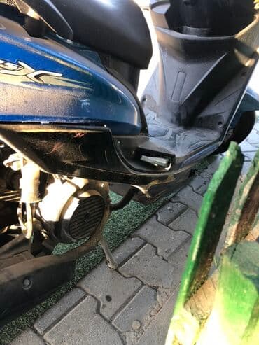 disklər r14: Şəhər içi rahat və qənaətcil minik üçün mavi rəngli benzinli skuter — 5