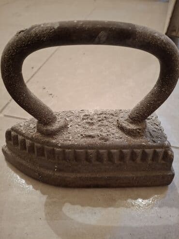 Qədim xalçalar: Antik döküm ütü - Material: tam metal/döküm - Quruluş: iri, möhkəm — 1