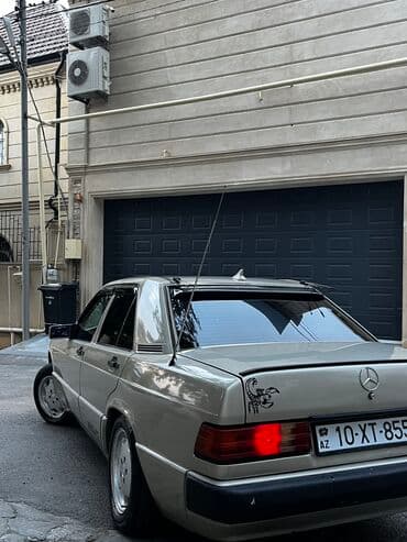 turbo az c class: Mercedes-Benz 190: 2 l | 1991 il Sedan — 9