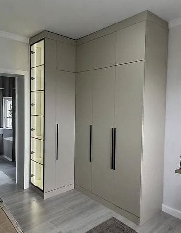 Künc üçün modern qonaq otağı/dəhliz şkafı - Dizayn: Minimalist, mat