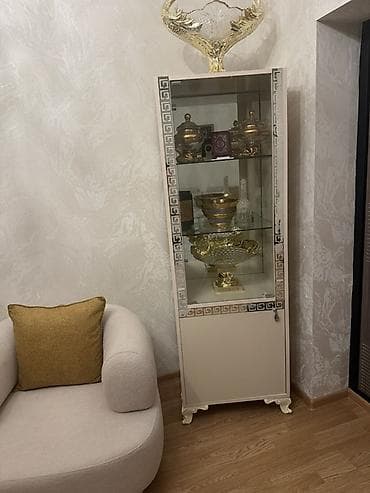 Оборудование для мойки: Стеклянная витрина-шкаф — 1