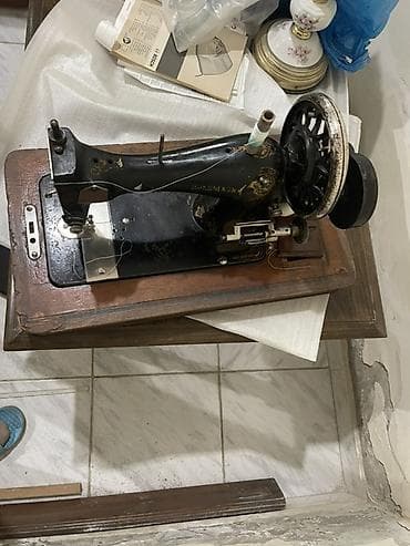 antik eşya: Antik tikiş maşını – Alman istehsalı - Mexaniki, əl çarxlı (volanlı) — 2