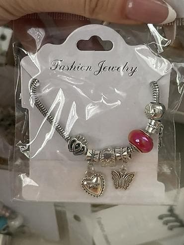 Digər aksesuarlar: Məhsul: “Fashion Jewelry” tematik qolbaqlar Təsvir: - Gümüşü tonlarda — 1