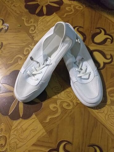 Botinkalar: İdman ayaqqabıları – 2 model 1) Tünd göy krossovka - Rəng: navy (tünd — 4