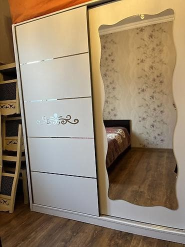 plastic qapi: İşlənmiş, 2 qapılı, Güzgülü, Ağ, Kupe, Düz dolab — 1
