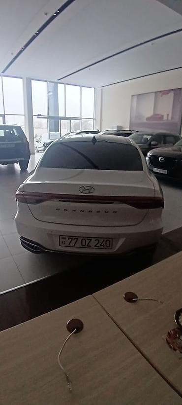 inci aku: Hyundai Grandeur – ağ rəng, sedan, R19 ikirəngli yüngül lehimli — 6