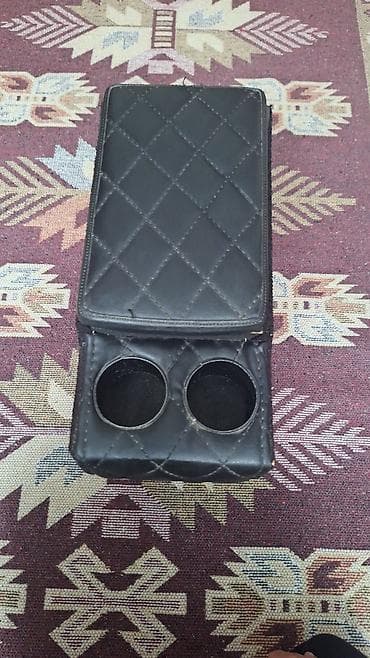 maşın aksesuari: Avtomobil üçün qolaltı/orta konsol organizeri - Material: qara — 1