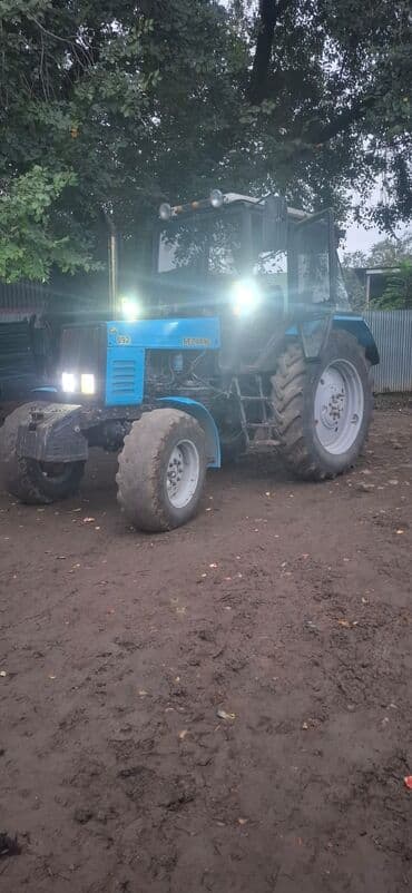 Belarus 892 traktor - Rəng: mavi, kabinli - Tam ötürməli (4x4)