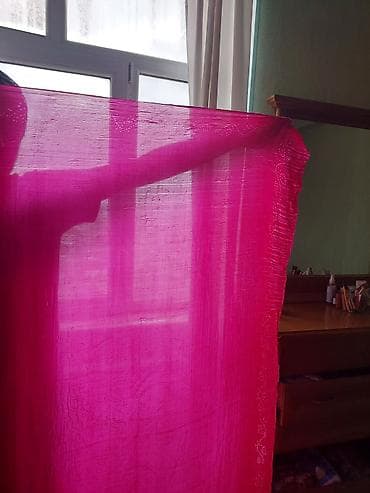 parca magazalari: Tünd çəhrayı rəngdə yüngül, şəffaf şifon/parça. Xüsusiyyətlər: - — 3