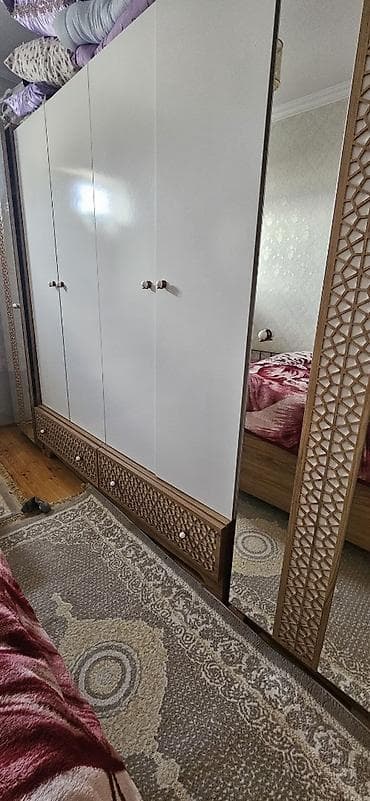 Диваны: 2 односпальные кровати, Шкаф, Комод, Трюмо, Беларусь, Б/у — 4