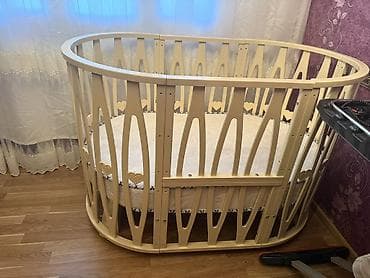 Uşaq mebeli: Oval formalı uşaq beşiyi - Material: ağac (açıq krem rəngində) — 2