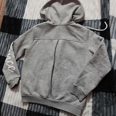 varatnik modelleri: Zetish brendindən boz rəngli, qısa model hudi satılır. ​Çox rahatdır — 2