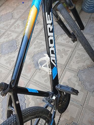 sumqayit velo: ADORE markalı velosiped. Qara-göy rəng kombinasiya ilə yığılmış — 5