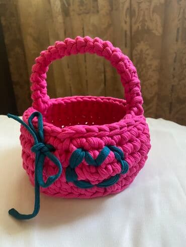 Toy paltarları və aksesuarları: Səbət 15azn. Əl işi. Çanta 20azn. Əl işi. Uşaq çantası Koşelyok — 3