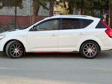 Hyundai: Kia Ceed: 1.6 л | 2008 г. Универсал — 3