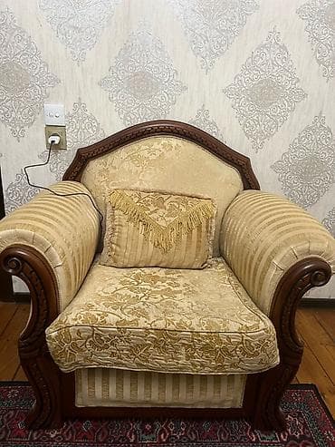 Другая мебель: Б/у, Классический диван, 2 кресла, Диван, Без подьемного механизма, Нераскладной — 2