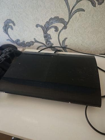 Playstation 3 super slim içindəki oyunlar gta 5, pes 2018, pes 2013