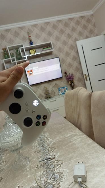 xbox one s disk: Xbox Series S (Digital) - Kompakt, ağ korpuslu next-gen konsol - 512 — 3