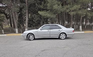 mersedes 190 ehtiyat hissələri: Mercedes-Benz E-Class sedan (W210, gümüşü rəng) Xüsusiyyətlər: - — 3