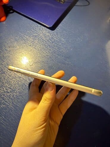 ilkin odənişsiz iphone: IPhone 11, 64 GB, Ağ, Face ID — 10