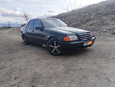 mersedes oturacaq: Mercedes-Benz C-Class: 1.8 l | 1995 il Sedan — 3
