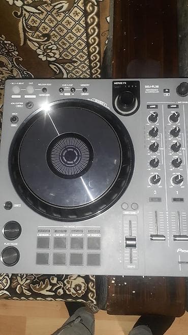 Tecili Satilir Pioneer DJ DDJ‑FLX6 – 4 kanal DJ kontroller.Kontroller