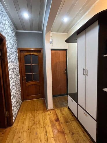 ist petrol tbilisi prospekti: Bakı, 4 otaqlı, Köhnə tikili, m. Xalqlar Dostluğu, 100 kv. m — 4