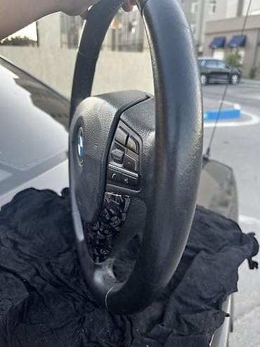 Bmw f10 sükanı Bmw e39 un usdunde cıxarılıb f10 a da