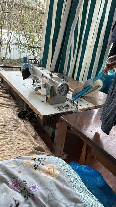 Daewoo: Sənaye tikiş maşını – stol və pedallı komplekt - Model: Jock A5 — 2