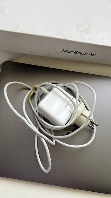 korpuslar: Apple MacBook Air (Space Gray) – 13" seriyası Xüsusiyyətlər: - 13.3" — 8