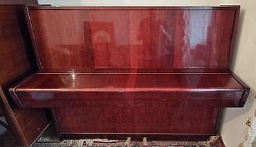 mini piano: Пианино Беларусь. 2 педали (справа — приглушение звука/форте, слева — — 1