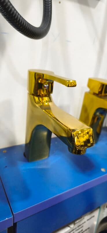 su krantı: Qızılı rəngli lavabo qarışdırıcısı (mono-blok) - Tək qollu mexanizm — 1