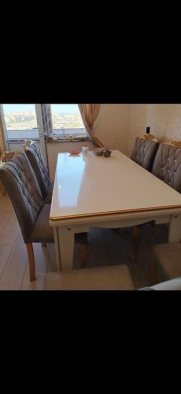 islenmis su cenleri: Qonaq otağı üçün, Açılmayan, Dördbucaq masa, 4 stul — 1