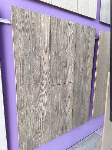 Ağac naxışlı döşəmə paneli – boz/meşə teksturalı - Material: laminat