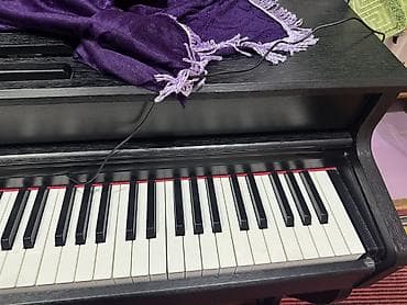 işlənmiş piano: Rəqəmsal pianino – klassik korpusda, 88 klavişli tam ölçülü klaviatura — 5