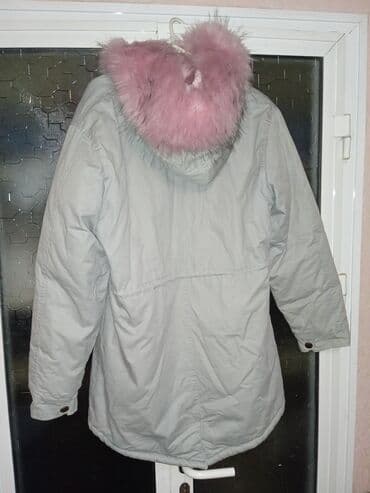 usta geyimi: Ikinci əl kapşonlu qadın kurtkasi. 46 razmer. səliqəlidir. qiymət 15 — 2