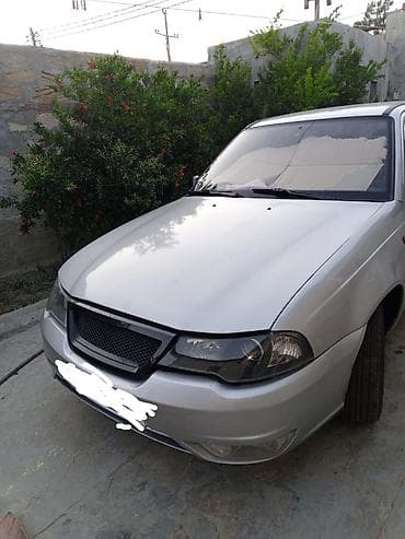 Daewoo Nexia: 1.5 л | 2010 г. Седан — 2