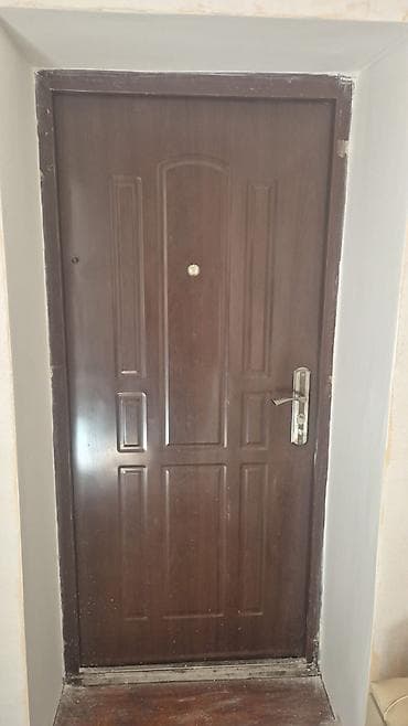 ikinci el direl: Qapı satılır
2.10×90
200 AZN — 2