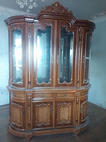 Klassik üslubda taxta qonaq otağı mebeli dəsti - Material: təbii ağac