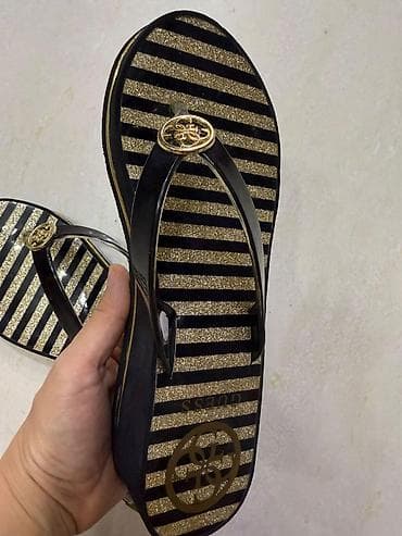 GUESS qadın şlapesi

 Yeni 36