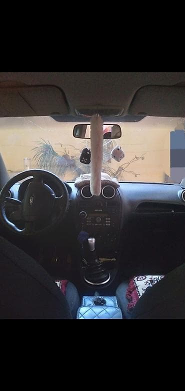 kredet: Ford Ford GT: 1.5 l | 2005 il Hetçbek — 5