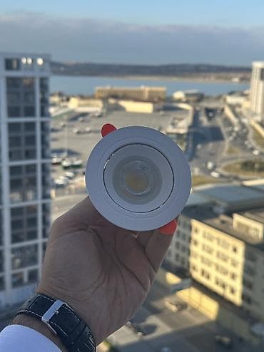 Spot. İçərisi hərəkətli olan, lampası dəyişə bilən bu spotlar anbardan — 2