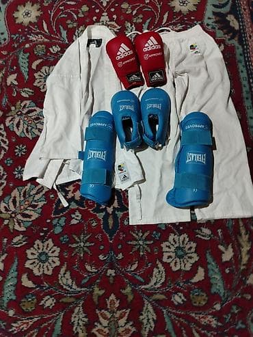 Karate/Kumite dəsti - Adidas karate kimonomu: üst və şalvar. Etiketdə