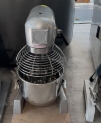 ət çəkən maşın qiyməti: Krem karamel üçün mikserlər
10 litr 900 azn
20 litr 1150 azn — 3