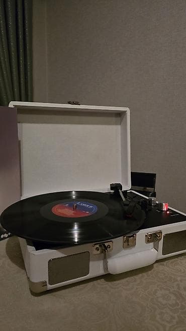 Vinil çalğı aparatı – çamadan dizaynlı, portativ - Rəng: ağ, metalik — 7