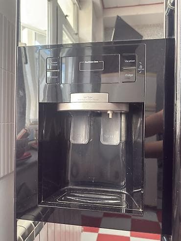 ТВ и видео: 2 двери Samsung Холодильник Продажа, цвет - Черный, С диспенсером — 2